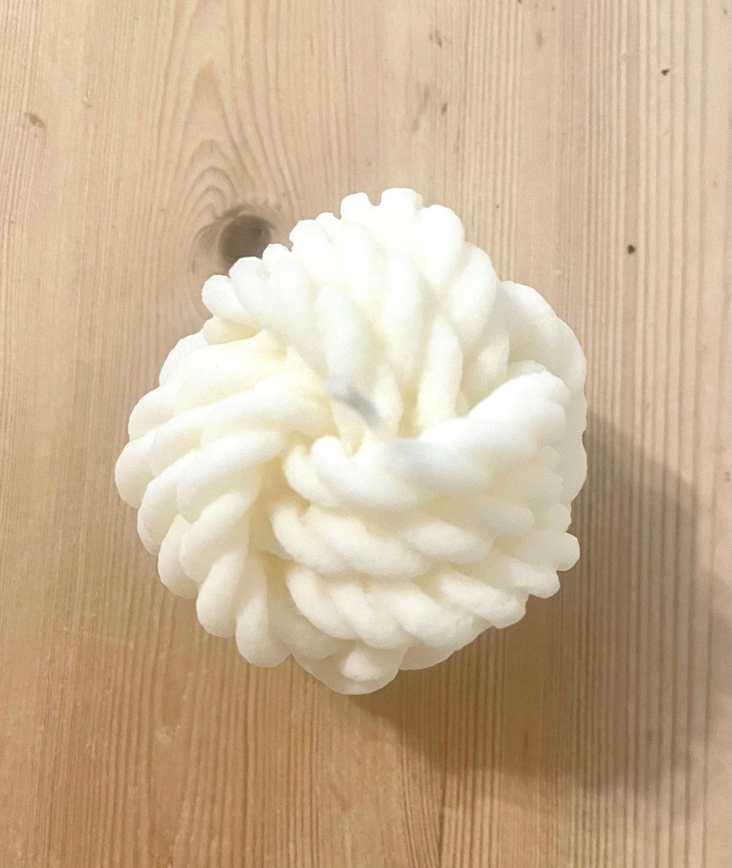 White Knott Candle - The Whitby Candle Company